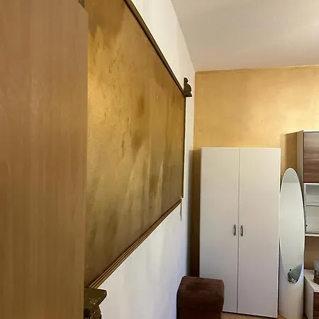 Apartmán Privatunterkunft, Ferienwohnung, Monteurswohnung *